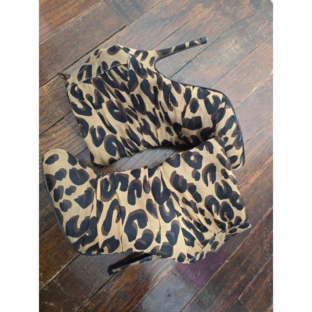 Elizabeth and James Rinna Leopard Slouch Stiletto Bootie size 7